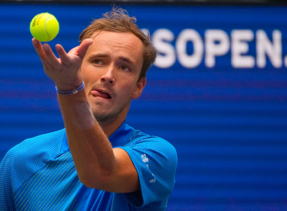 以强势的姿 以强势的姿